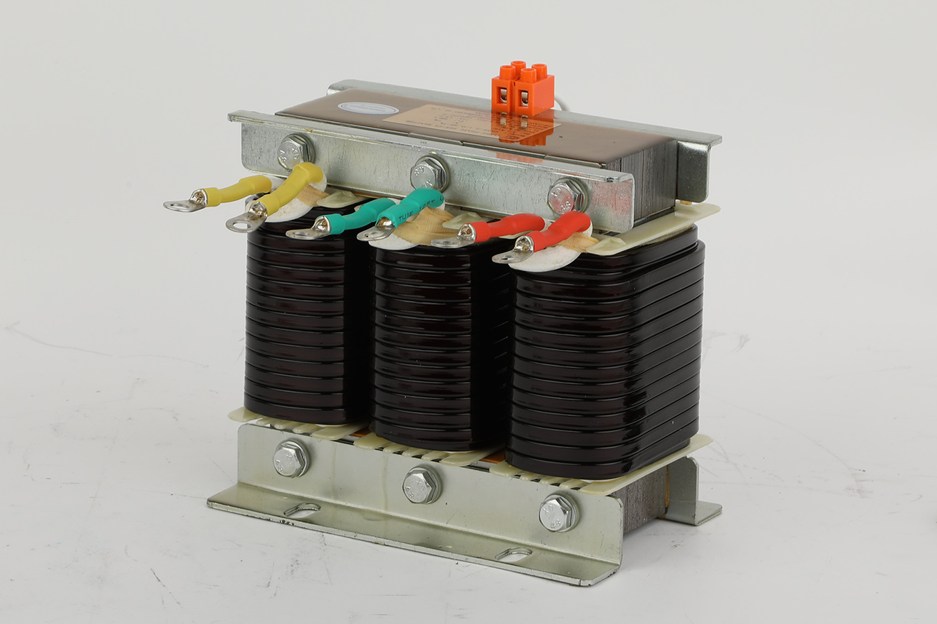 ক্ষতিপূরণ ক্ষমতার সাথে আপস না করে ক্যাপাসিটর সুরক্ষা নিশ্চিত করতে আমরা কীভাবে একটি ডিটুনিং চুল্লিকে সঠিকভাবে আকার দেব?