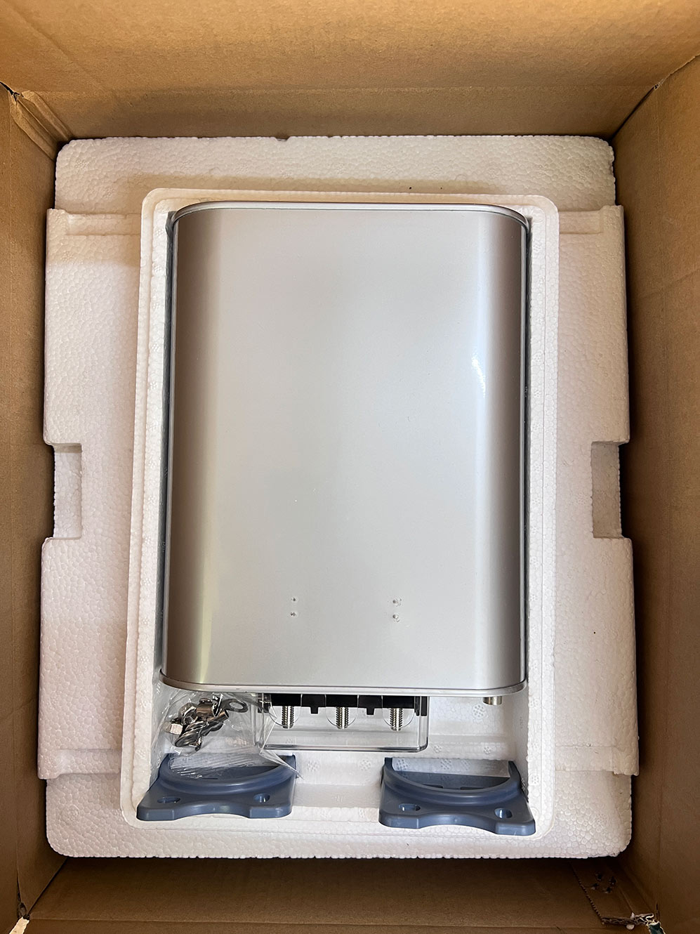 নতুন ক্যাপাসিটারগুলির অন-সাইট কমিশনিংয়ের সময় প্রয়োজনীয় চেকগুলি কী কী?